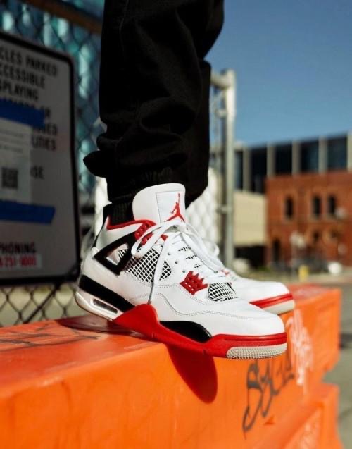 NK. Air Jordan 4 Fire Red