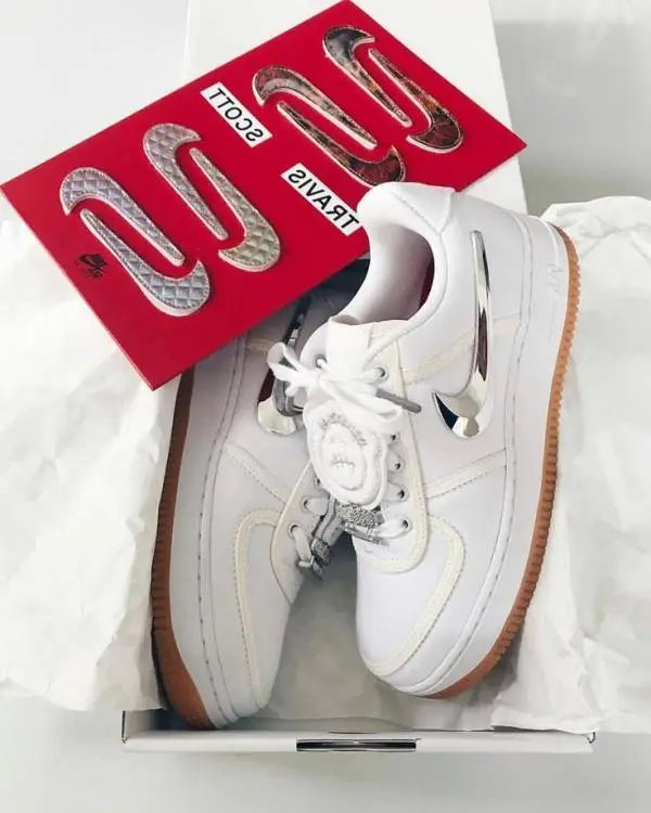 NK. Air Force 1 Low X Travis Scott Sail With Accessories
