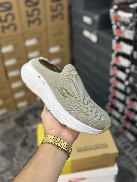 SKCHR. Men’s Max Cushioning Slip-On Beige
