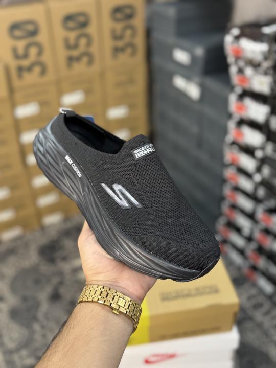 SKCHR. Men’s Max Cushioning Slip-On Black