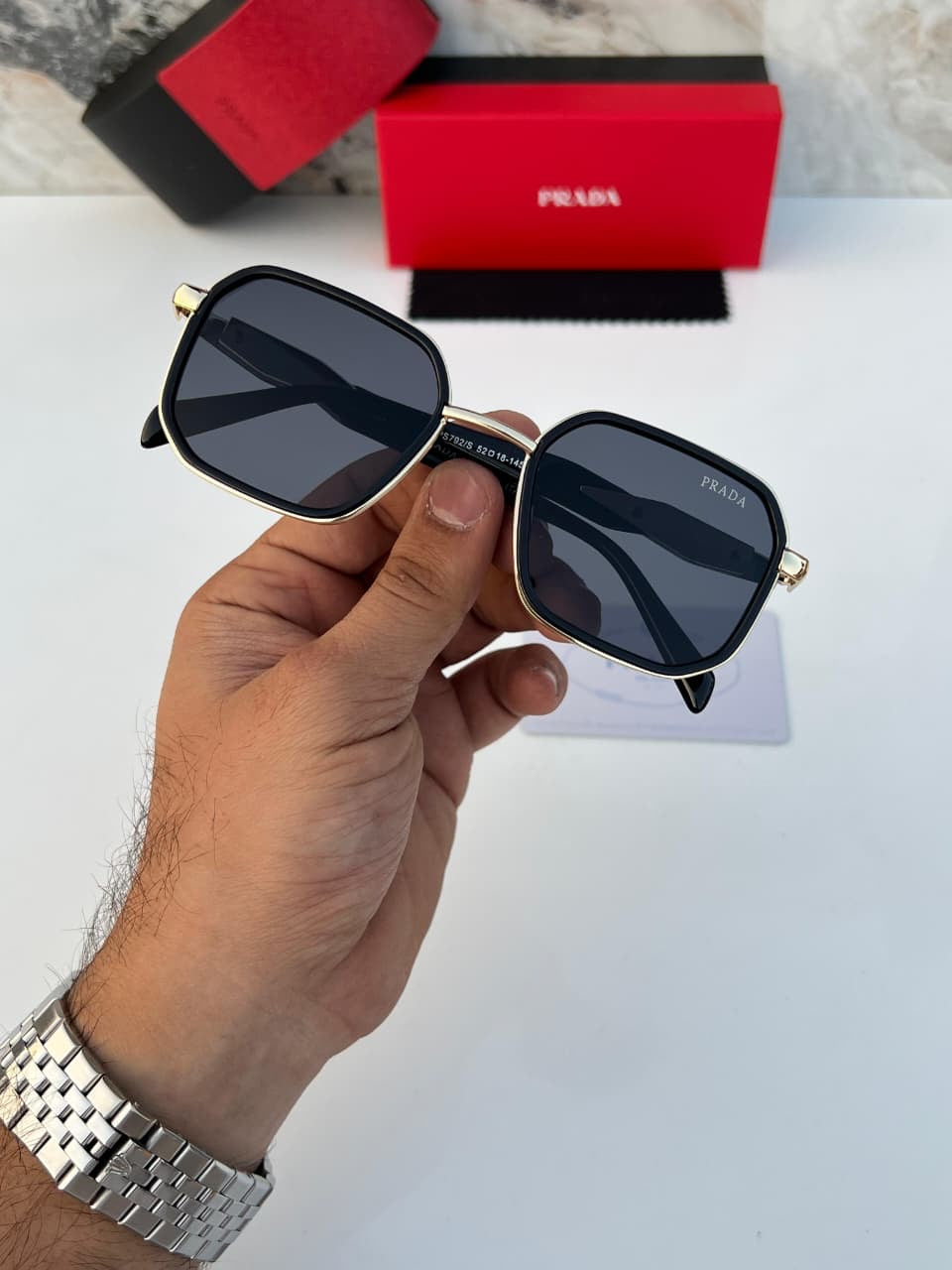 PRDA. 792 Gold Black