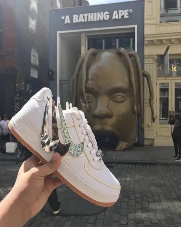 NK. Air Force 1 Low X Travis Scott Sail With Accessories