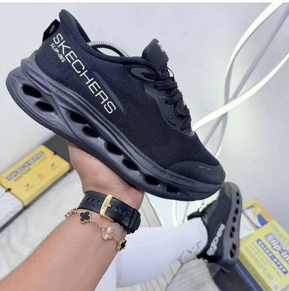 SKCHR. Ds Free Slip-Ins Max Cushioning Glide-Step-Advert