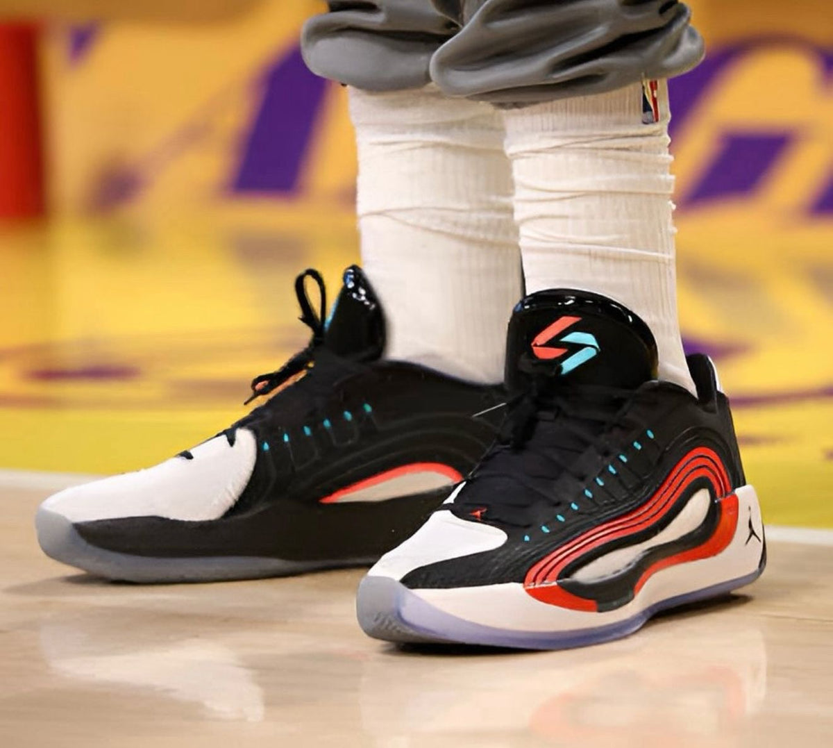 NK. Air Jordan Luka 4 Bloodline