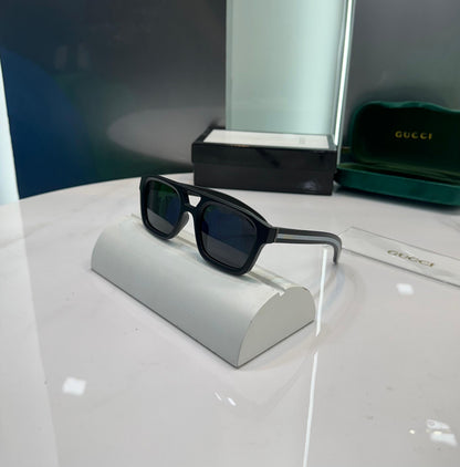 GUC. White Black Luxury Shades 4951