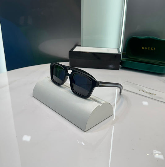 GUC. White Black Luxury Shades 4951