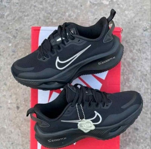 NK. Zoom X Smiley Pro 2.0 All Black