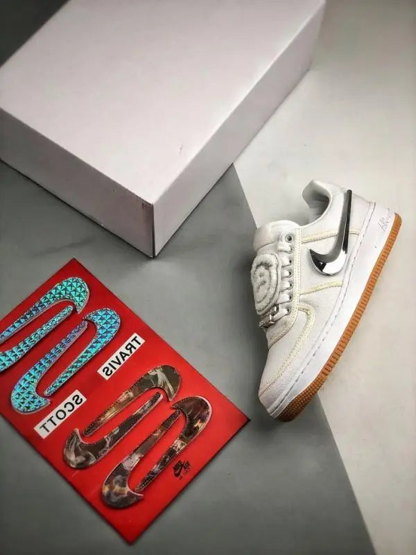 NK. Air Force 1 Low X Travis Scott Sail With Accessories
