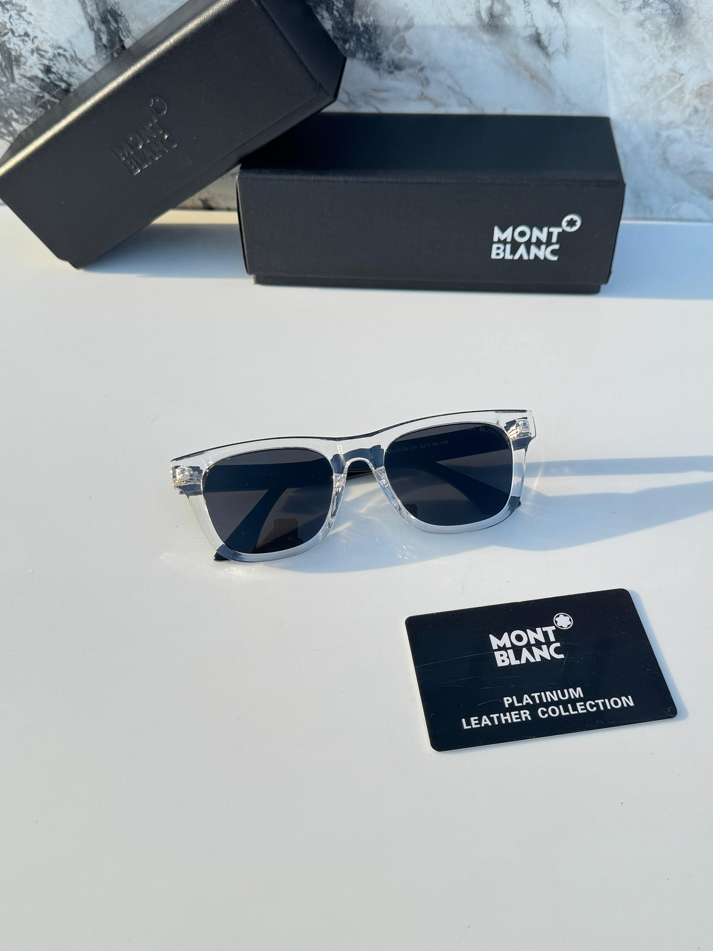MB.254 Black / White Black