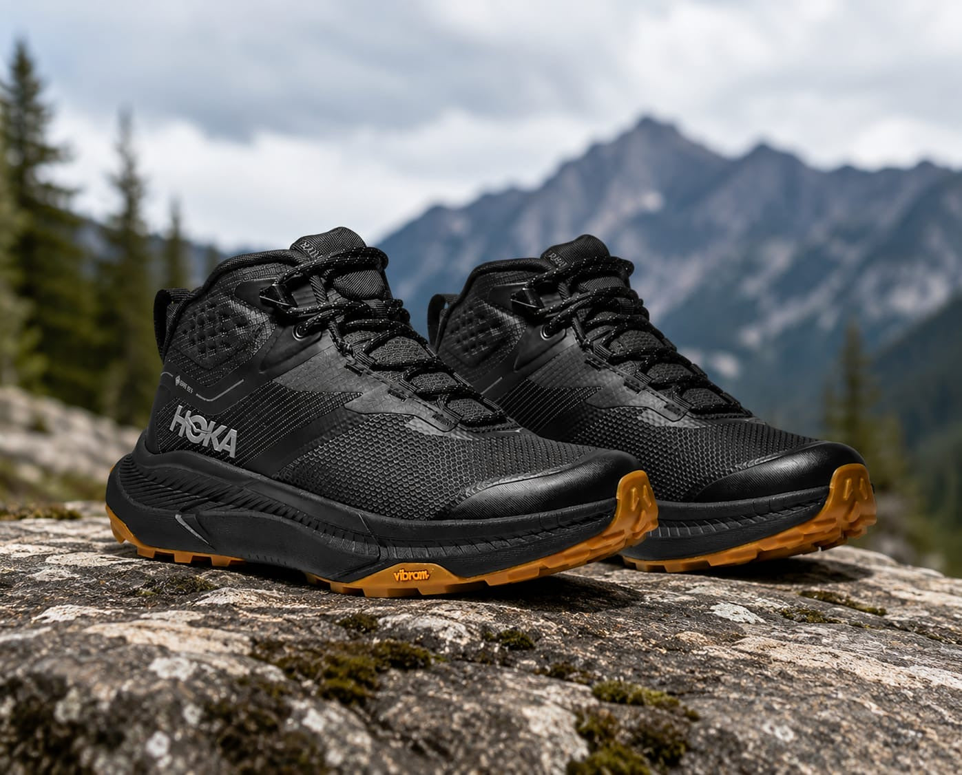 HK. Transport Hike Gore-Tex Black