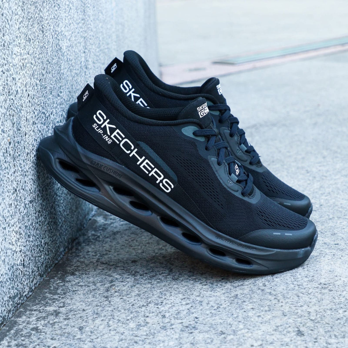 SKCHR. Ds Free Slip-Ins Max Cushioning Glide-Step-Advert