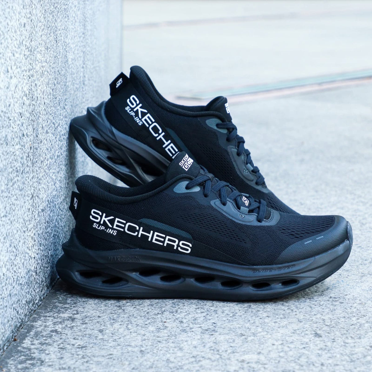 SKCHR. Ds Free Slip-Ins Max Cushioning Glide-Step-Advert