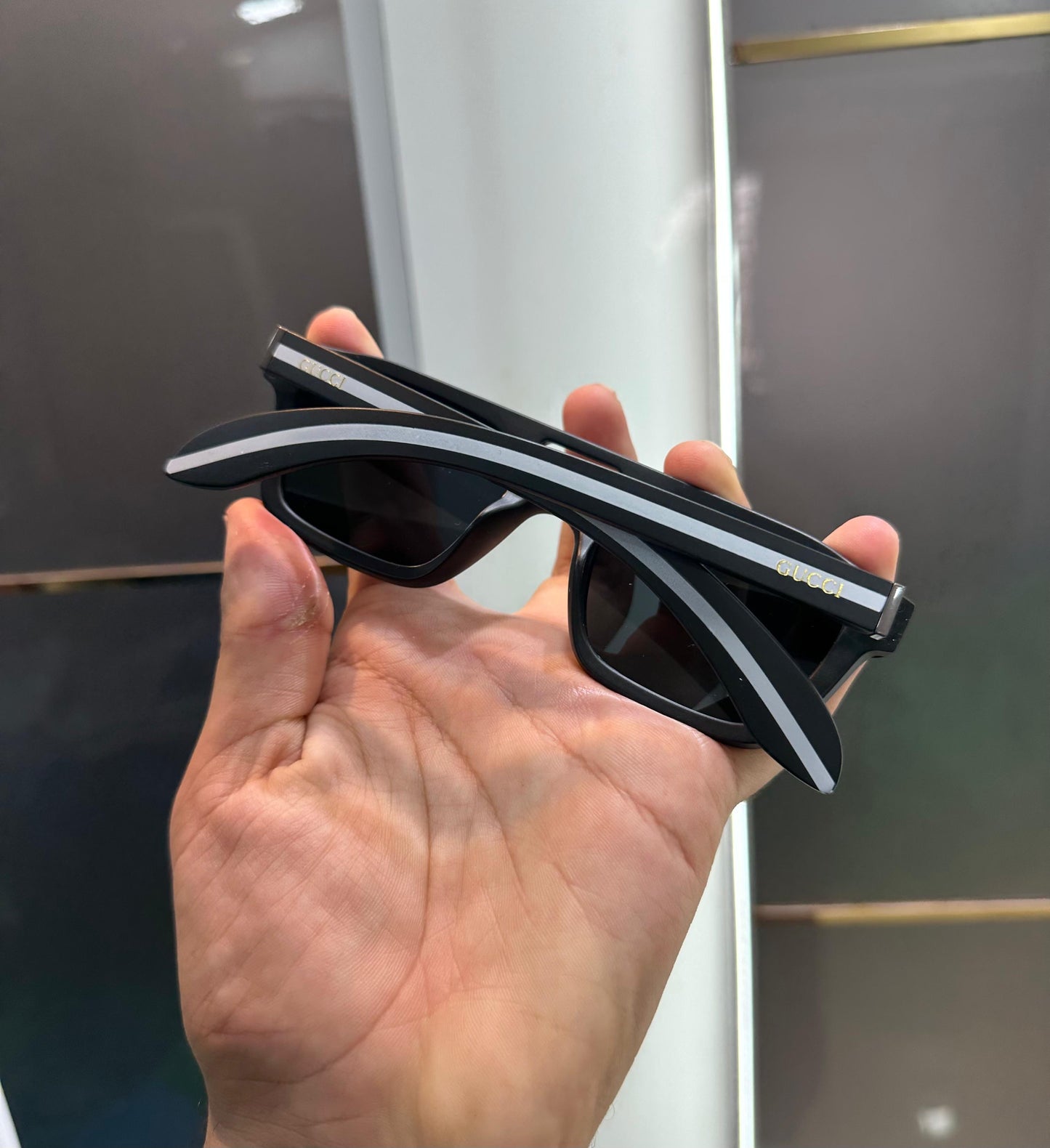 GUC. White Black Luxury Shades 4951