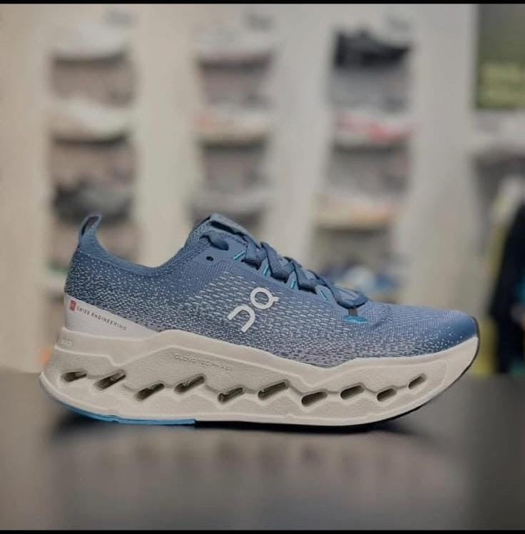 OC. Running Cloudsurfer Max Dust Ivory