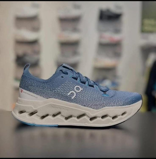 OC. Running Cloudsurfer Max Dust Ivory