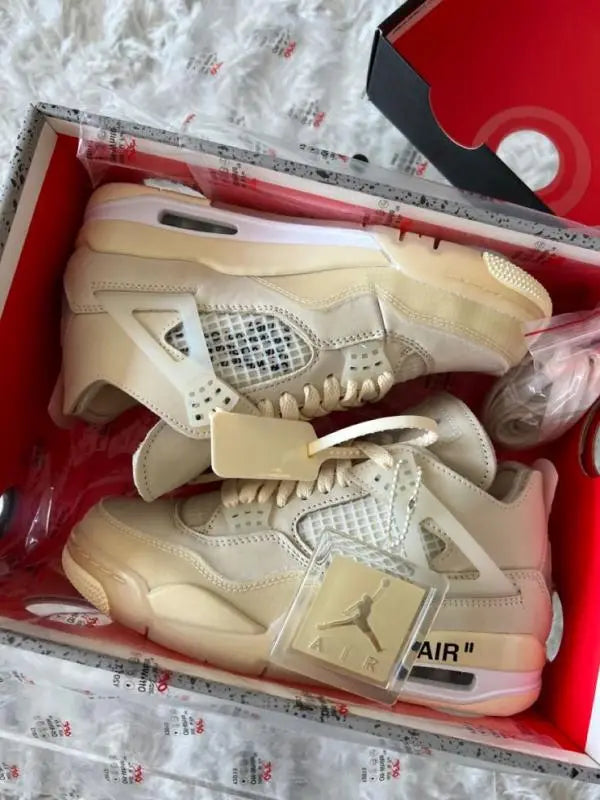 NK. Air Jordan Retro 4 Off White Sail