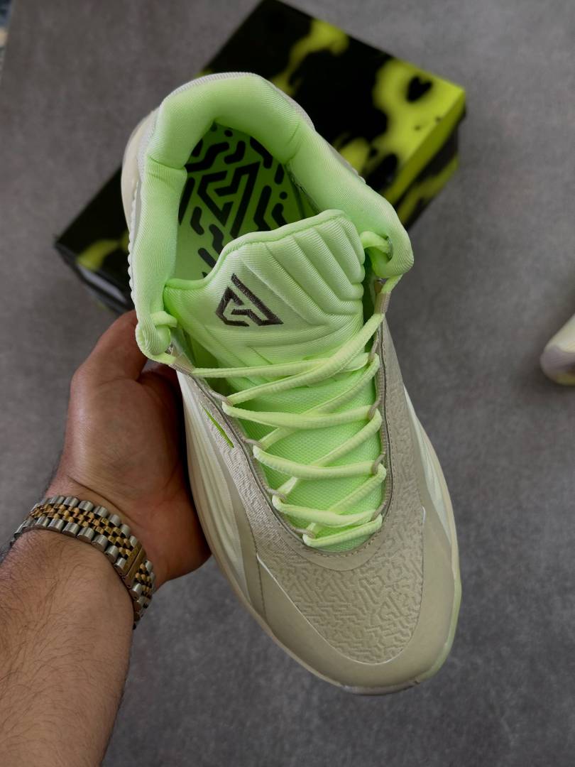 NK. Giannis Freak 7 Light Khaki