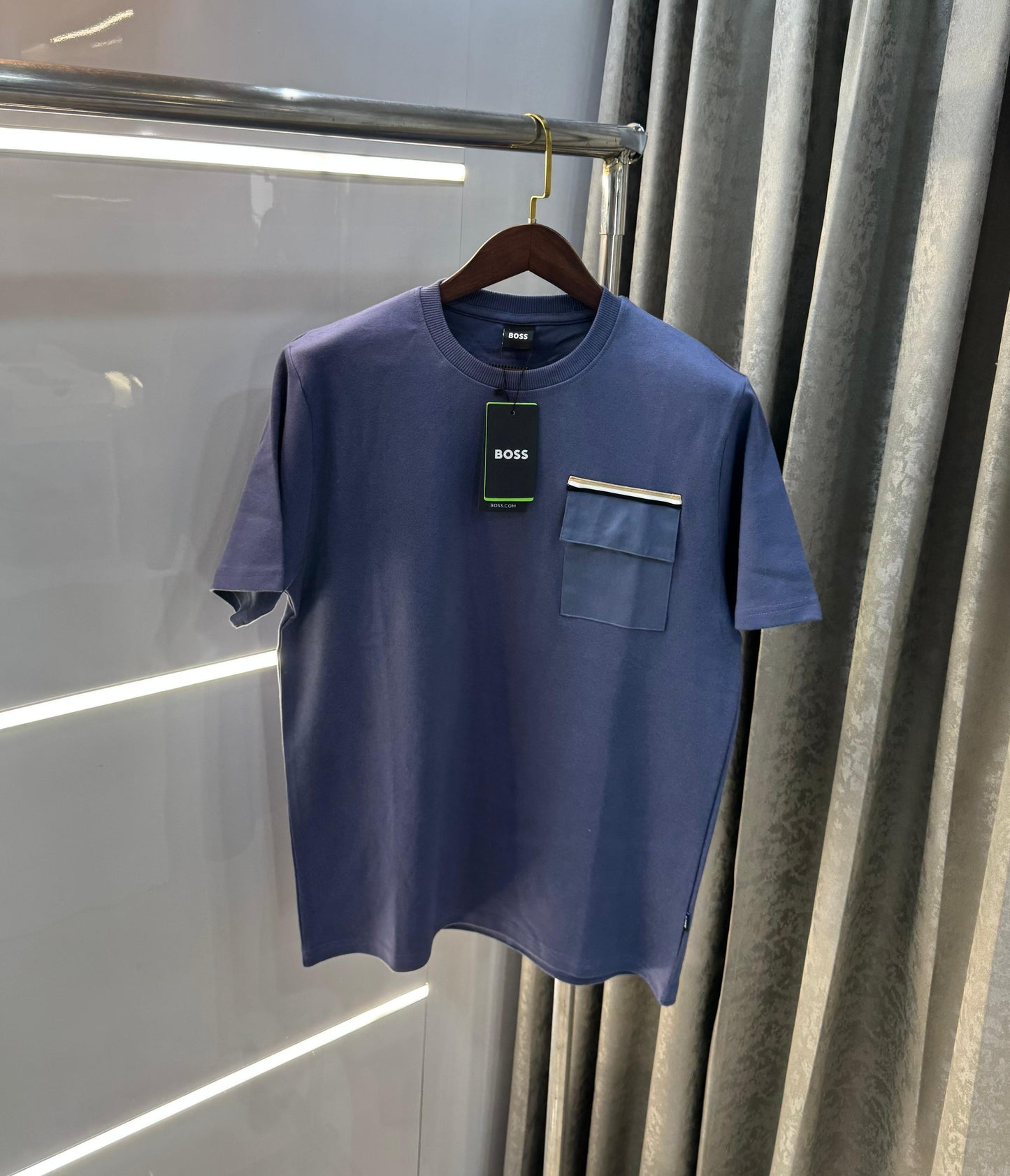 HUG BOS. Classic Oversize T-Shirts