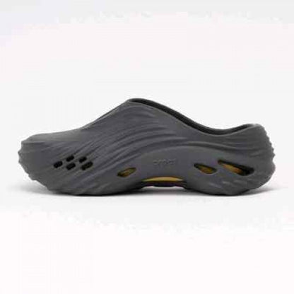 Crocs Echo Wave Clogs Black Sand