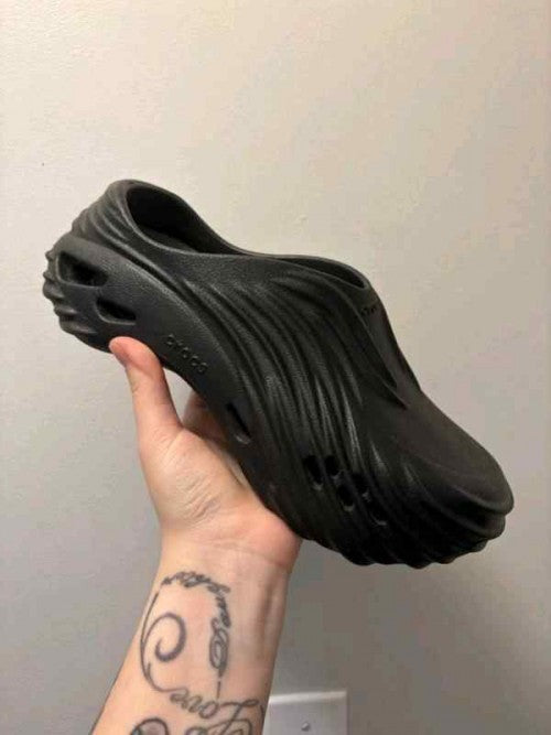 Crocs Echo Wave Clogs All Black