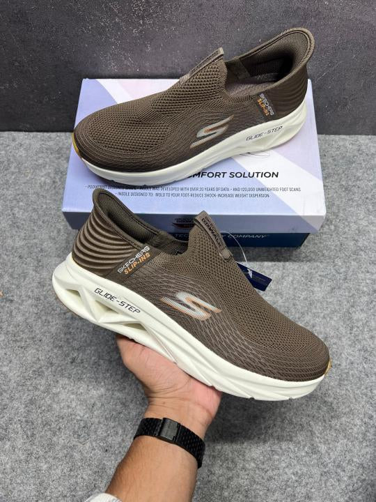 SKCHR. Slip In Glide Step By Brown White