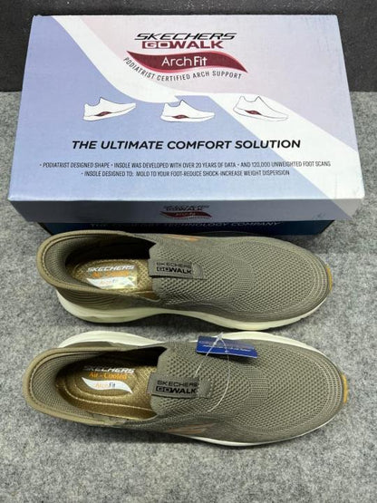 SKCHR. Slip In Glide Step Beige White