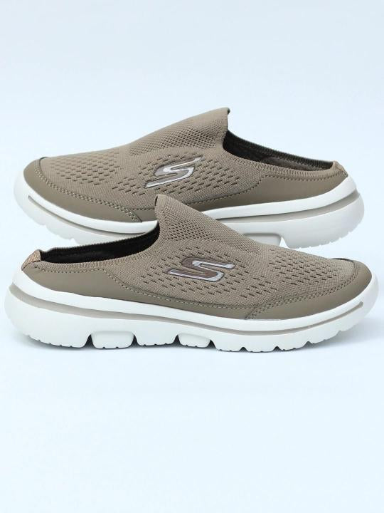 SKCHR. Go-Walk Slip-On Beige White