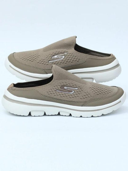 SKCHR. Go-Walk Slip-On Beige White