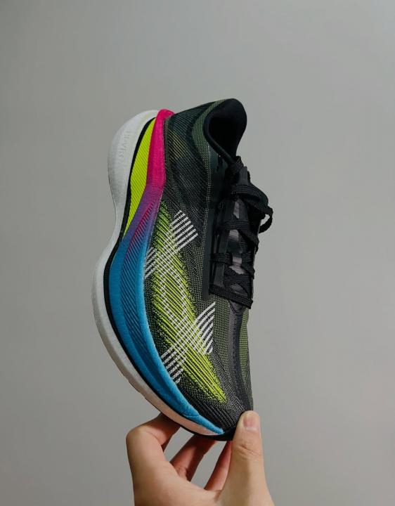 UNDARM. Velocity Elite 3 Running Shoe